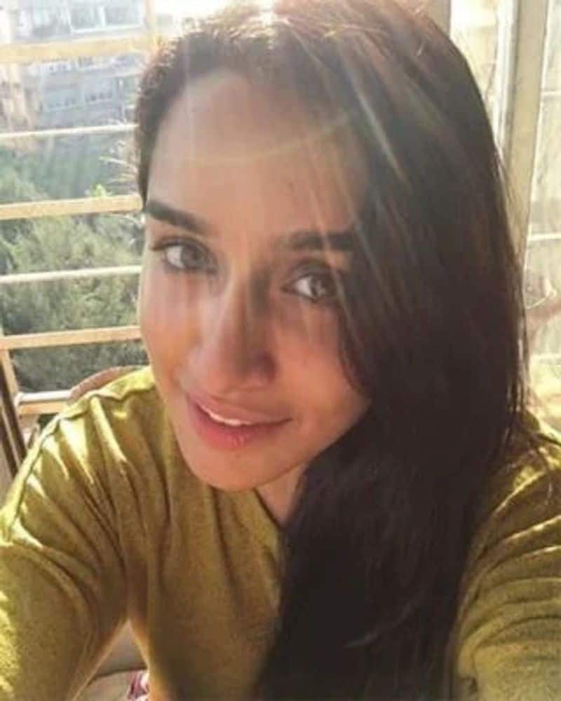Deepika Padukone to Kiara Advani: 5 gorgeous selfies of Bollywood divas-SYT