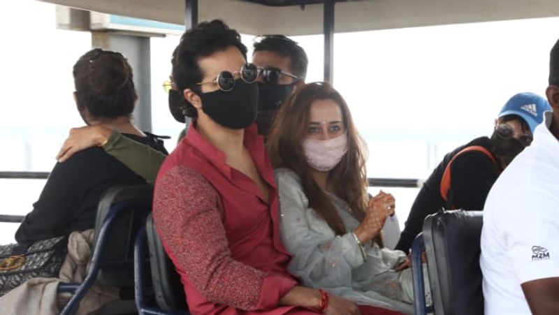वरुण और नताशा शादी के बाद परिवार के साथ नहीं, बल्कि अपने अपार्टमेंट रहने वाले हैं। इसे वरुण ने कुछ समय पहले ही खरीदा था। बॉलीवुड हंगामा ने दोनों के करीबी दोस्त के हवाले से बताया कि नताशा ने इस अपार्टमेंट को अपनी पसंद के हिसाब से डेकोरेट किया है। दोस्त ने बताया कि वरुण ने ये अपार्टमेंट ये सोचकर खरीदा था कि वह अपने परिवार के पास भी रह पाएंगे और नताशा को भी समय दे सकेंगे।