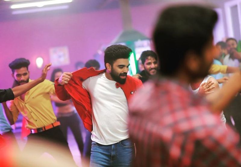 మంగళవారం ఈ చిత్రం ప్రీ రిలీజ్ ఈవెంట్ ఘనంగా జరిగింది. చిత్రం పై పాజిటివ్ బజ్ ఉన్న నేపథ్యంలో ప్రొమోషన్స్ గట్టిగానే చేస్తున్నారు.