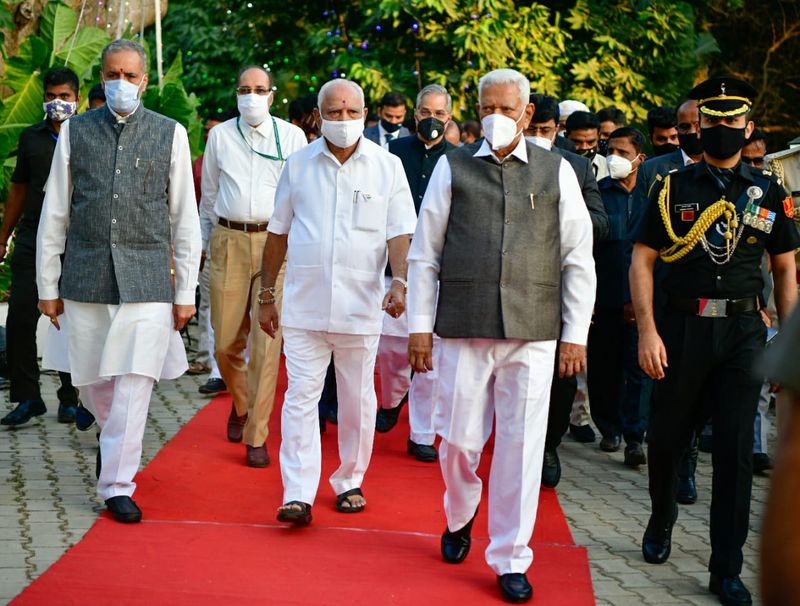 ಕಾಂಗ್ರೆಸ್ ಹಿರಿಯ ನಾಯಕ ಮಲ್ಲಿಕಾರ್ಜುನ ಖರ್ಗೆ,ವಿಧಾನಸಭಾಧ್ಯಕ್ಷ ವಿಶ್ವೇಶ್ವರ ಹೆಗಡೆ ಕಾಗೇರಿ ಭಾಗಿಯಾಗಿದ್ದರು.
