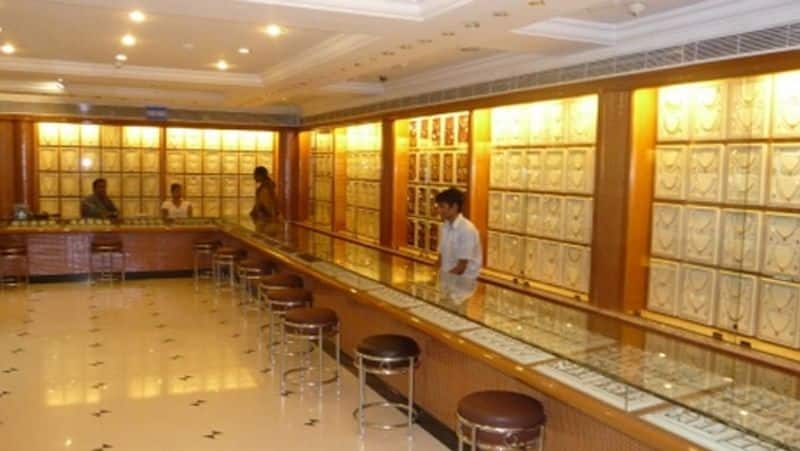 lalitha jewellery income tax raid... Rs. 1,000 crore Confiscation