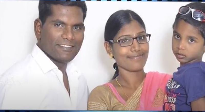 ప్రస్తుతం చమ్మక్ చంద్ర జబర్ధస్త్ నుండి బయటికి వెళ్లిపోవడం జరిగింది. అయితే ఆయన వరుస సినిమా అవకాశాలు అందుకుంటున్నారు. ఇక ఫొటోలో ఉంది ఆయన భార్య , కొడుకు.