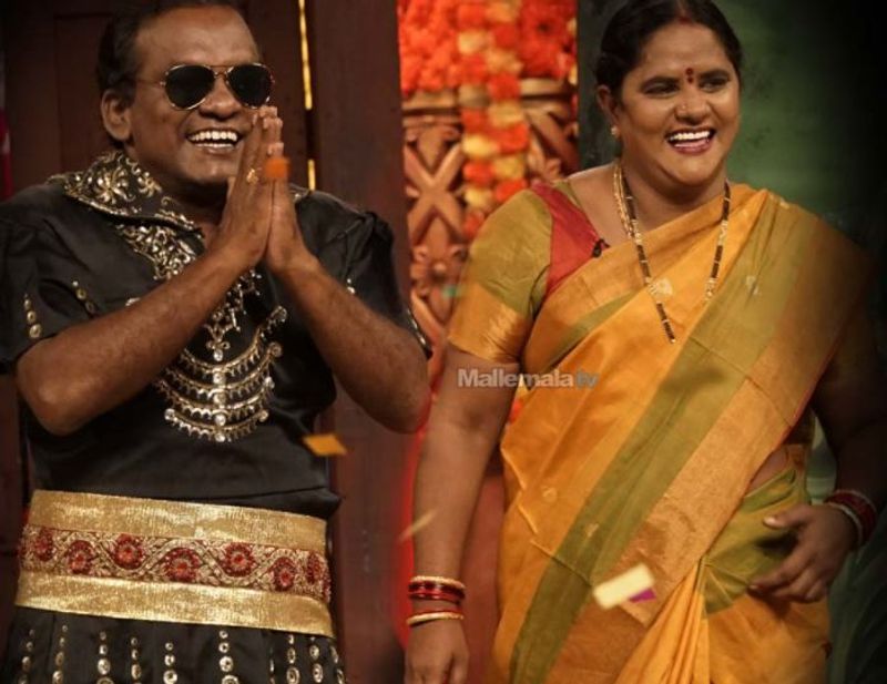 జబర్ధస్త్ వేదికపై ఫ్రస్ట్రేషన్ తో కామెడీ పంచే సత్తి పండు భార్య ఆమెనే .