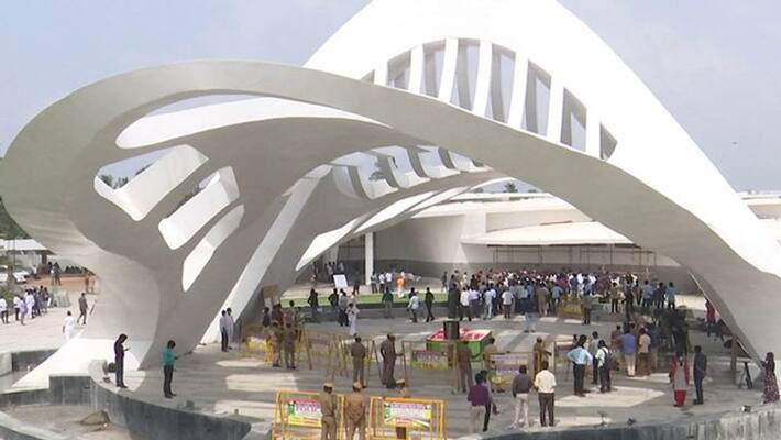 On the occasion of Republic Day the Tamil Nadu government has imposed a ban on visiting the memorials of leaders in the Anna Square area On the occasion of Republic Day the Tamil Nadu government has imposed a ban on visiting the memorials of leaders in the Anna Square area