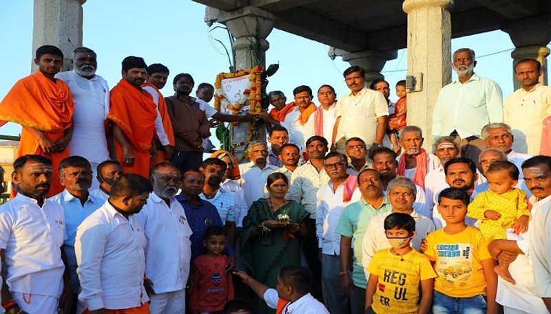 ಕಳೆದ ವರ್ಷದ ಜಾತ್ರಾಮಹೋತ್ವದಲ್ಲಿ 602 ಜನರು ರಕ್ತದಾನ ಮಾಡಿದ್ದು, ಈ ವರ್ಷವೂ ಕೋವಿಡ್ಇರುವುದರಿಂದ ರಕ್ತದ ಬೇಡಿಕೆ ಅಧಿಕವಾಗಿರುವುದರಿಂದ ಅರ್ಹರು ಅಧಿಕ ಸಂಖ್ಯೆಯಲ್ಲಿ ರಕ್ತದಾನ ಮಾಡುವಂತೆ ಕೋರಲಾಗಿದೆ.