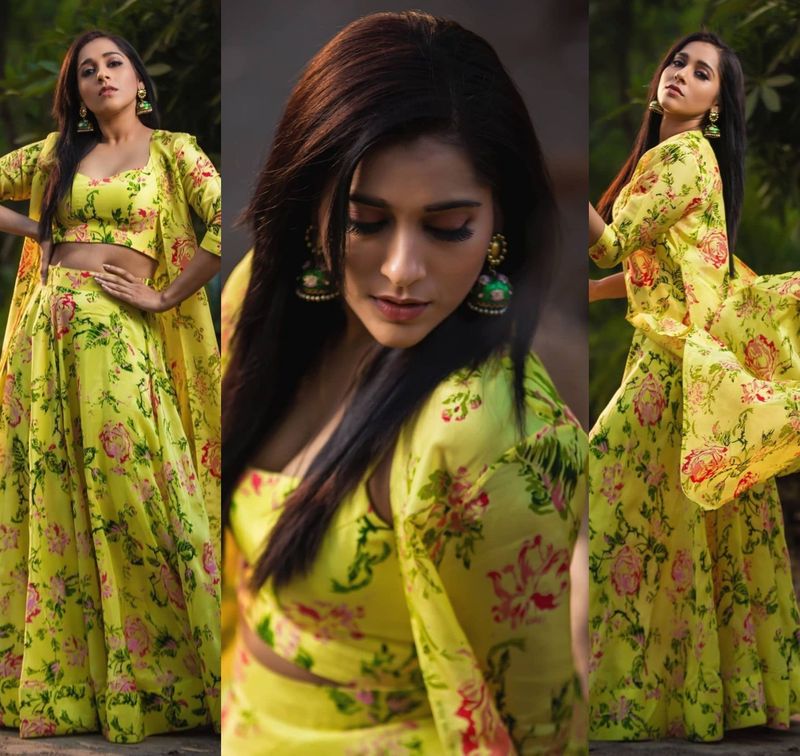 దీనితో ఆమెకు ఆఫర్స్ తగ్గాయి. బుల్లితెరపై మాత్రం దూసుకుపోతున్న రష్మీ గౌతమ్... అడపాదడపా చిత్రాలు చేస్తూనే ఉన్నారు. సంపాదన విషయంలో కూడా రష్మీ జోరు చూపిస్తున్నారు.