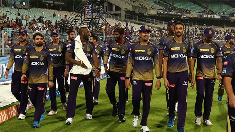 कोलकाता नाइटराइडर्स
केकेआर ने 18 प्लेयर्स रिटेन किए, जबकि 6 को रिलीज किया है। स्लॉट में 7 खिलाड़ी और बचे है और पर्स में 10 करोड़ रुपए हैं।