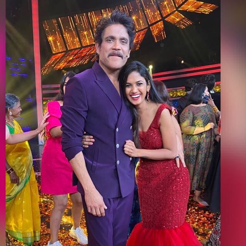 నాగార్జున.. అరియానాకి ఫోన్ చేసి బర్త్ డే విషెస్ తెలిపారు. ఈ సందర్భంగా ఆయన థ్యాంక్స్ చెప్పింది అరియానా. తన సంతోషాన్ని పంచుకుంది.
