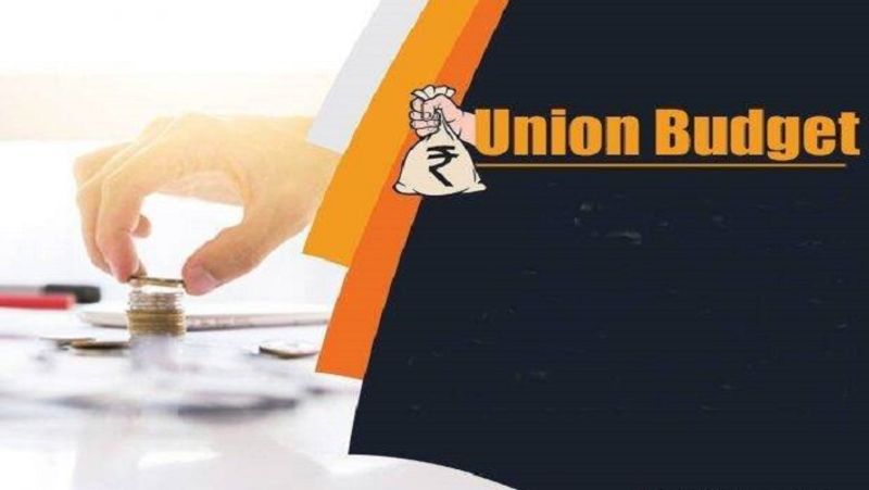 फिलहाल, नेशनल पेंशन सिस्टम (NPS) में निवेश पर 50 हजार रुपए तक की टैक्स छूट मिलती है। यह इनकम टैक्स कानून के सेक्शन 80D में मिलने वाली छूट से अलग है। वहीं, लाइफ इन्श्योरेंस पेंशन स्कीम और म्यूचुअल फंड रिटायरमेंट प्लान में यह छूट नहीं मिलती है। हो सकता है, इस बार बजट में इसे शामिल किया जाए। (फाइल फोटो)