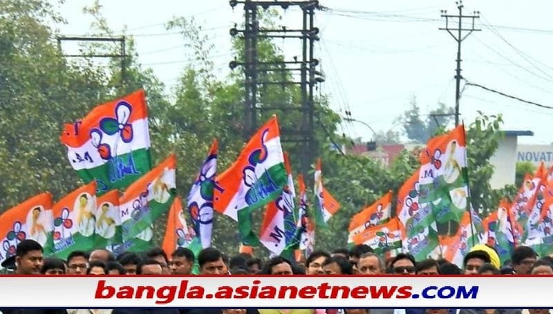 <p><br />
অপরদিকে, ফের পিছিয়ে গেল তৃণমূলের ইস্তাহার প্রকাশের তারিখ। প্রথমে ঠিক ছিল নন্দীগ্রাম দিবসের দিন ১৪ মার্চেই ইস্তাহার প্রকাশ করবে তৃণমূল</p>
<p> </p>
<p style="text-align: justify;"> </p>