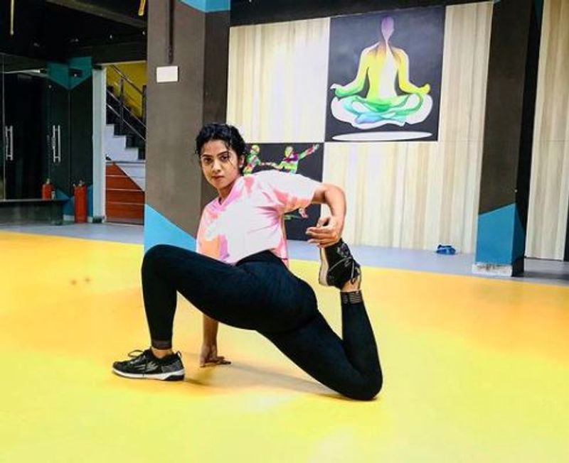 ಇತ್ತೀಚಿಗೆ ಅಪ್ಲೋಡ್ ಮಾಡಿದ ವರ್ಕೌಟ್ ಫೋಟೋಗೆ ನೆಟ್ಟಿಗನೊಬ್ಬ ನೀವು ಪಕ್ಕಾ ಟಾಮ್ ಬಾಯ್, ಡೌಟೇ ಬೇಡ ಎಂದಿದ್ದಾರೆ.