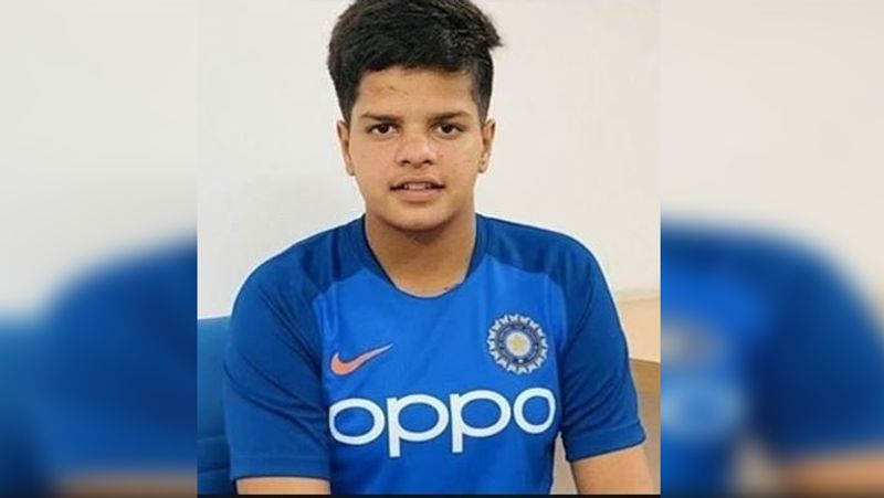28 जनवरी 2004 को हरियाणा के रोहतक में पैदा हुई शेफाली वर्मा आज भारतीय महिला क्रिकेट में किसी पहचान की मोहताज नहीं है। टॉम बॉय लुक वाली शेफाली सभी से अलग दिखती हैं।