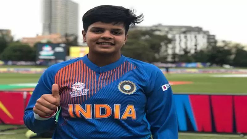 शेफाली वर्मा के अबतक के क्रिकेट करियर की बात करें तो इस खिलाड़ी ने 19 टी20 मैचों में 487 रन बनाए है। जिसमें 2 हॉफ सेंचुरी भी शामिल है। उनका बेस्ट स्कोर 73 रन था।