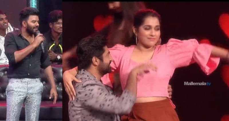 తాజా ఎపిసోడ్ లో అనూహ్యంగా శేఖర్ మాస్టర్, యాంకర్ రష్మీ, దీపికా పిల్లితో రొమాంటిక్ స్టెప్స్ వేసి అల్లాడించారు. ముఖ్యంగా రష్మీ శేఖర్ మాస్టర్ ఒడిలో కూర్చుని సెక్సీ ఎక్స్ ప్రెషన్స్ ఇచ్చారు.