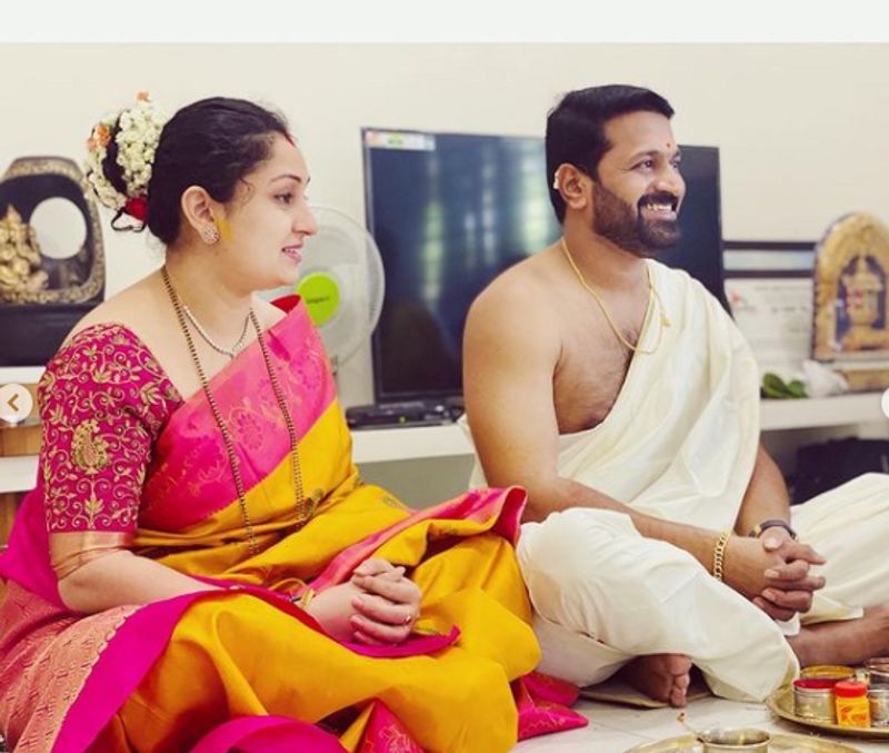 ಪತ್ನಿ ಸಮೇತರಾಗಿ ಹೋಮಕ್ಕೆ ಕುಳಿತಿರುವ ರಿಷಭ್ ಶೆಟ್ಟಿ