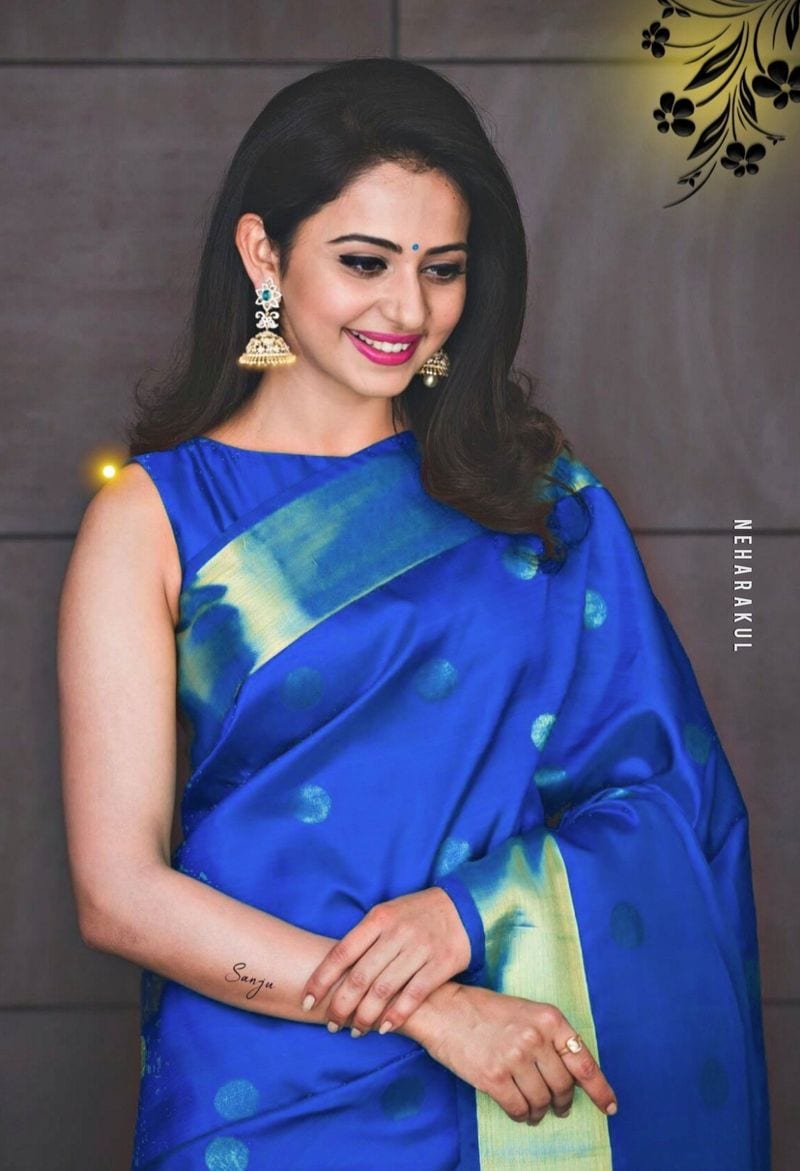 ఇందులో హీరోయిన్లు దాదాపు ఖరారైనట్టు తెలుస్తుంది. ఇందులో రానాకి జోడిగా సాయిపల్లవి పేరు ప్రధానంగా వినిపిస్తుంది. అలాగే పవన్ కి జోడిగా రకుల్ ప్రీత్ సింగ్ని ఎంపిక చేసినట్టు సమాచారం. దాదాపు కన్ఫమ్ అనే వార్త వినిపిస్తుంది.