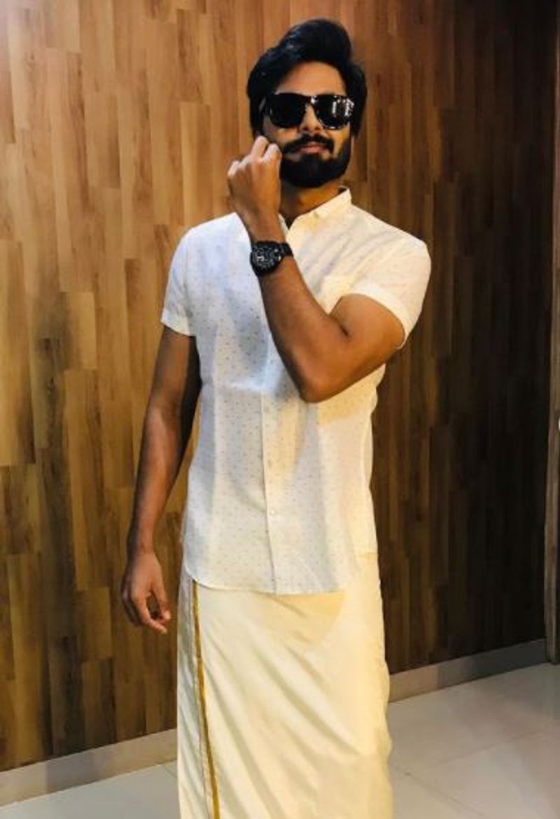 வேஷ்டியில் தனி அழகு தான் 