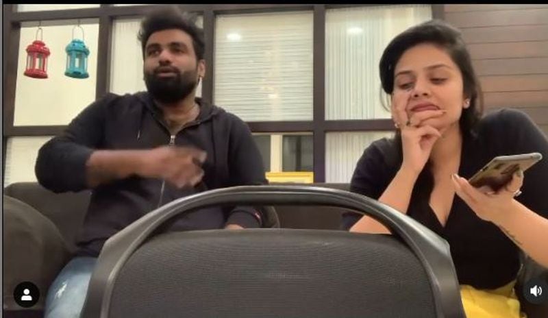 తాజాగా మరో కొత్త ఛాలెంజ్కి తెరలేపింది. అయితే త్వరలో ప్రేమికుల రోజు రాబోతున్న నేపథ్యంలో లవర్స్ ని టార్గెట్ చేసింది.