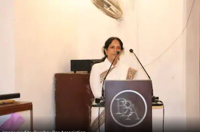 ఆ తర్వాత అయిదేళ్ల బాలికపై లైంగిక వేధింపుల కేసులోనూ జస్టిస్ పుష్ప ఇలాంటి తీర్పునే ఇచ్చారు. మైనర్ బాలికల చేతులు పట్టుకోవడం, వారి ముందు పురుషుడు ప్యాంటు జిప్ విప్పుకోవడం లైంగిక వేధింపుల కిందికి రాదని తీర్పు వెలువరించారు. వేధింపుల నుంచి బాలికలను రక్షించే పోక్సో చట్లం కింద వీటిని నేరంగా పరిగణించలేమని పేర్కొంటూ నిందితులకు కింది కోర్టు విధించిన శిక్షలను రద్దు చేశారు. అయితే ఈ తీర్పులు తీవ్ర దుమారం రేపాయి.