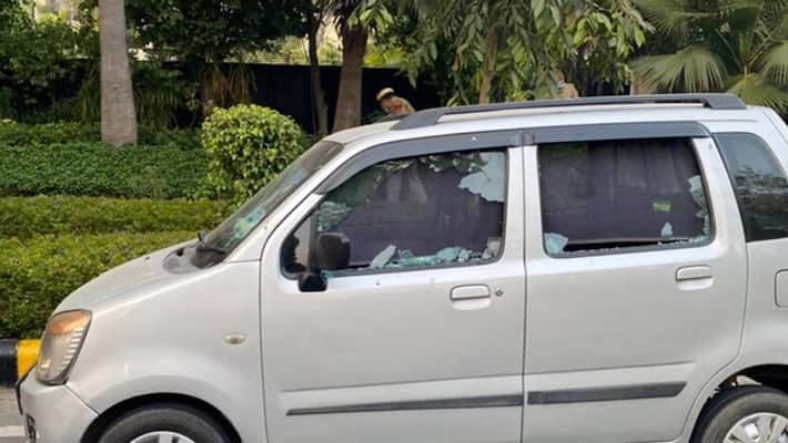 Delhi Police visits the spot where a low intensity explosion occurred near Israel Embassy kpn Delhi Police visits the spot where a low intensity explosion occurred near Israel Embassy kpn