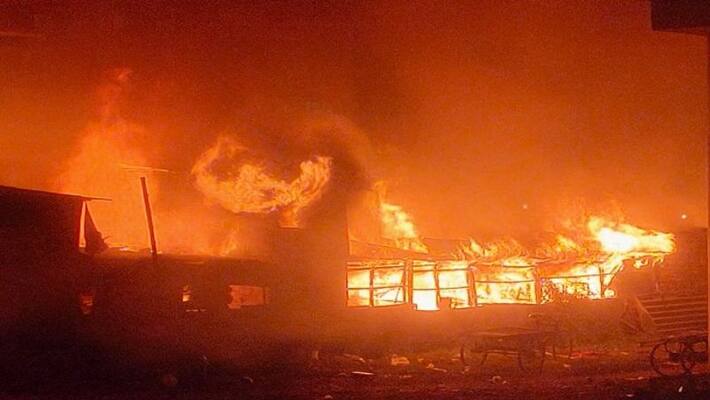 Fire Breaks Out At Showroom In South Delhi, 16 Fire Engines At Spot Fire Breaks Out At Showroom In South Delhi, 16 Fire Engines At Spot