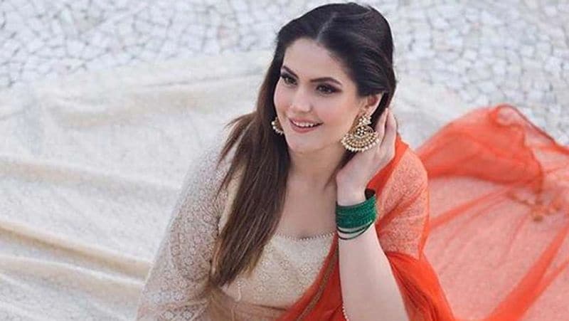 <p>যার ফলে সলমন খানের পাশে জারিন খানকে কেউ সেই সময় মেনে নিতে পারছিলেন না। হতে হয় ব্যাপক ট্রোল। </p>