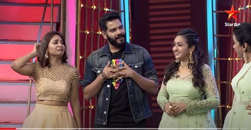 మరోవైపు నోయల్, లాస్య, హారిక సోల్మేట్స్ అంటూ పంచ్లు వేయగా, సోహైల్, అఖిల్, మెహబూబ్లను గ్లాస్మేట్స్ అంటూ కామెంట్ చేశారు.