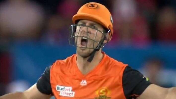 mitchell marsh fined for showing his dissent to on field umpire in big bash league match mitchell marsh fined for showing his dissent to on field umpire in big bash league match