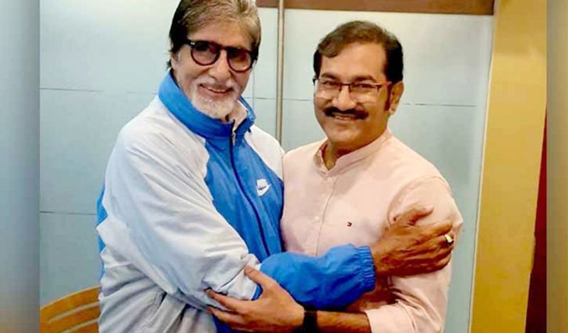 सुदेश ने ये भी कहा कि 'वो अमिताभ के सामने बैठे और उनके लिए गाना गाए। वो उनकी आवाज सुन बेहद ही आश्चर्य में पड़ गए और उन्हें तुरंत ही रिकॉर्ड करने के लिए बोले। उन्होंने गाने को महबूब स्टूडियो में 70-80 म्यूजिशियन के साथ रिकॉर्ड किया और सुबह 9 बजे से रात 2 बजे तक रिकॉर्डिंग चलती रही।'