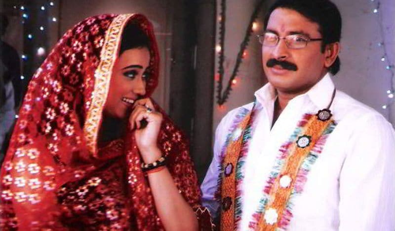 पर्दे पर मनोज तिवारी और श्वेता तिवारी की जोड़ी फैंस खूब पसंद करते थे। दोनों एक्टर साथ काम करते हुए अच्छे दोस्त भी बन गए थे। फिल्मों और शो में दोनों को नजदीक देख मनोज की पहली पत्नी रानी को ठीक नहीं लगा।