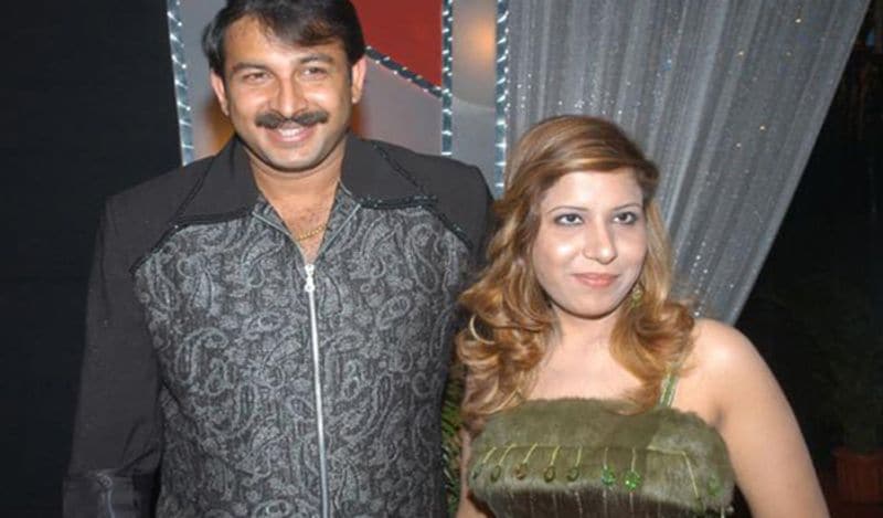 इस शो के दो साल बाद मनोज तिवारी की पत्नी रानी ने उन्हें तलाक दे दिया और बेटी को लेकर अलग हो गई थीं। पत्नि के तलाक के बाद भी मनोज और श्वेता अच्छे दोस्त ही बने रहे। दोनों आज भी अच्छे दोस्त हैं और अक्सर मुलाकात करते रहते हैं।