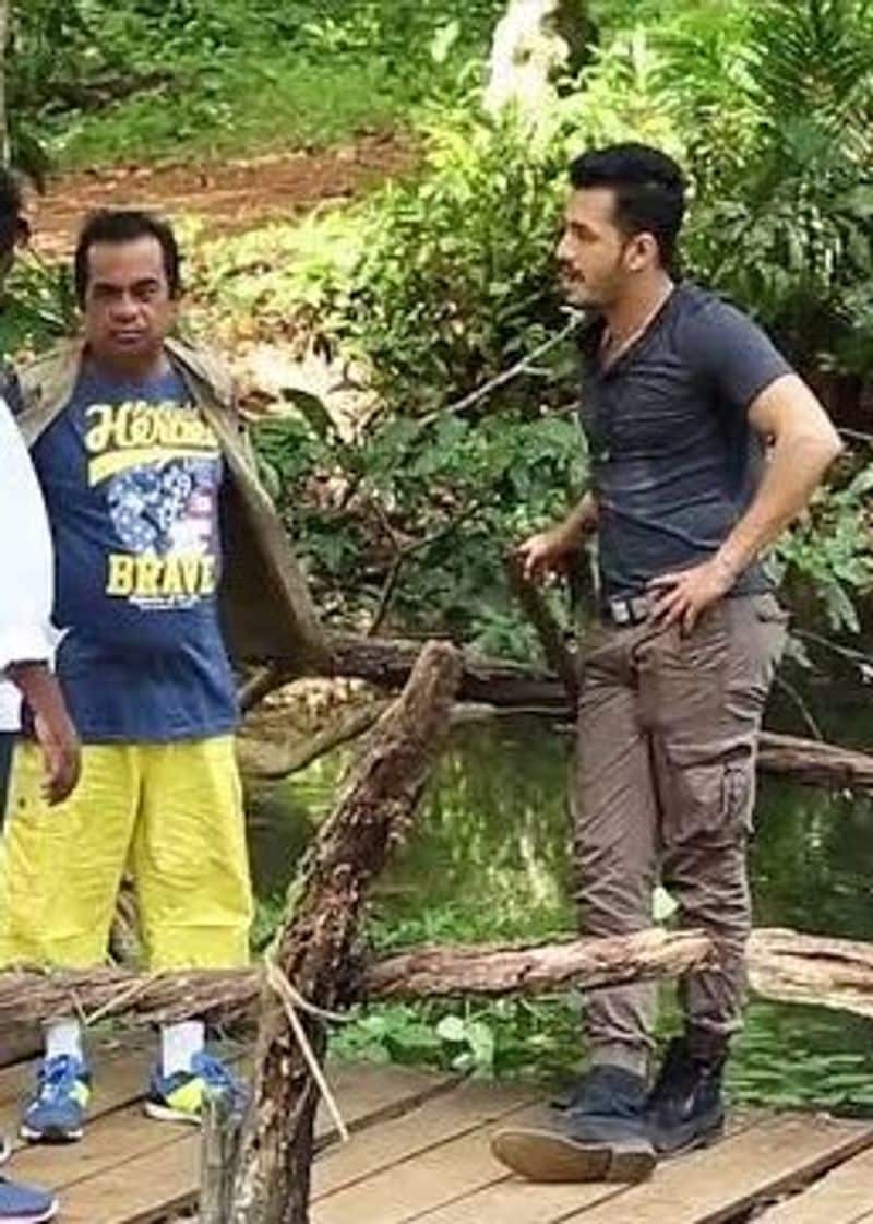 అక్కినేని అఖిల్తో ఓ సినిమా షూటింగ్లో..