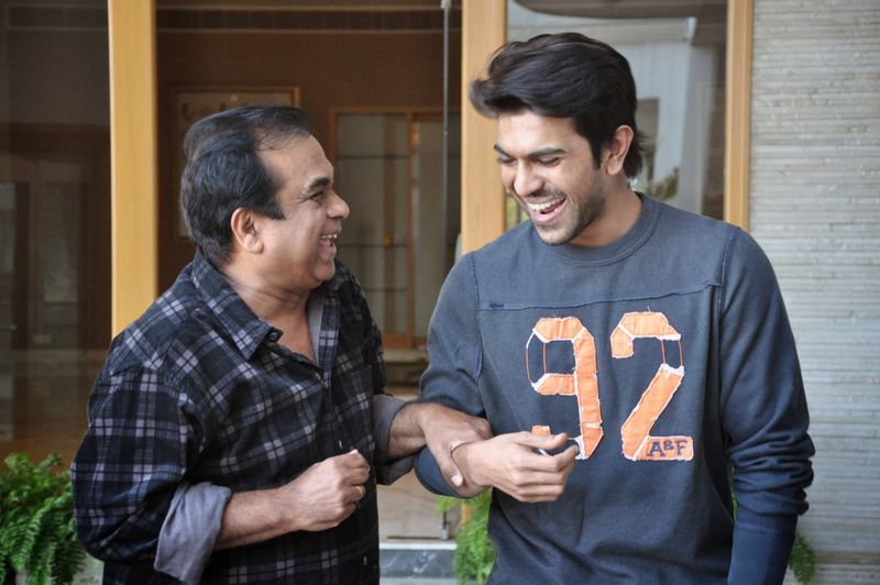 మెగా పవర్ స్టార్ రామ్చరణ్తో కామెడీ టైమ్..
