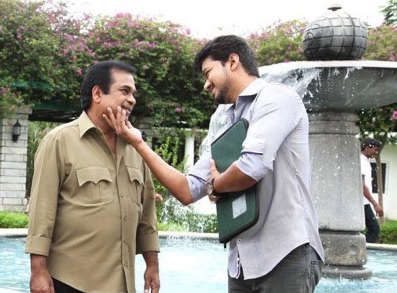 తమిళ స్టార్ విజయ్తో బ్రహ్మీ.