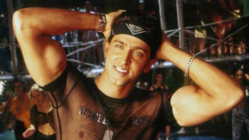 At the awards, Roshan performed a challenging montage that encapsulated his 20-year journey in Bollywood. With his signature style and panache performed to his greatest hits, the actor, including ‘Kaho Na Pyaar Hai’, ‘You Are my Soniya’, ‘Dhoom Again’, ‘Senorita’ and ‘Ghungroo’ among others. 