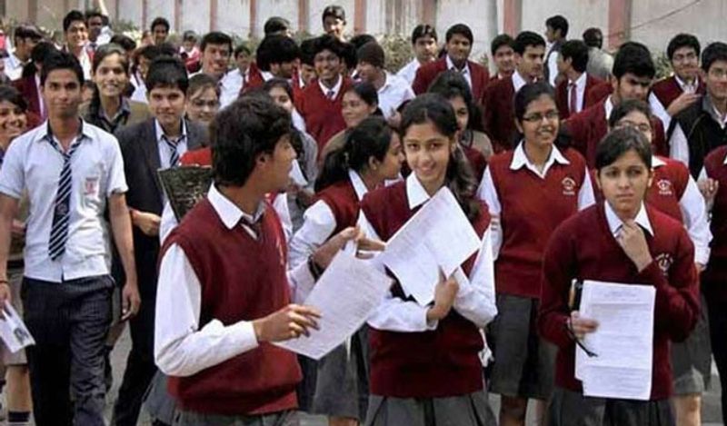 2 फरवरी:
-सीबीएसई के दसवीं और बारहवीं बोर्ड की डेट शीट जारी की जाएगी। इस साल कोरोना के बाद 4 मई से 10 जून तक एग्जाम चलने की उम्मीद है। 