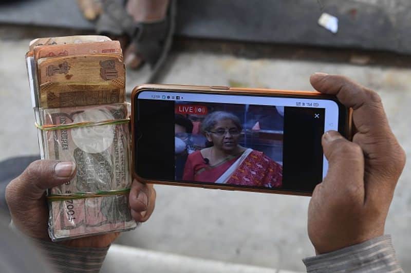 Govt explores 'direct-to-mobile' technology for live TV channels without data connection