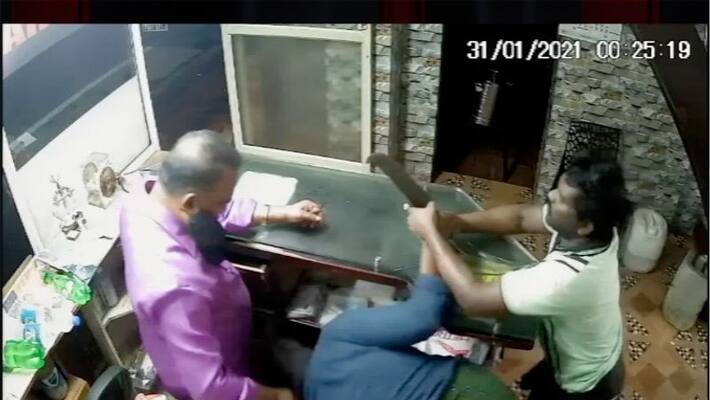 Goons attack hotel in Ettumanoor hotel owner was beaten and escaped with the money at the counter Goons attack hotel in Ettumanoor hotel owner was beaten and escaped with the money at the counter