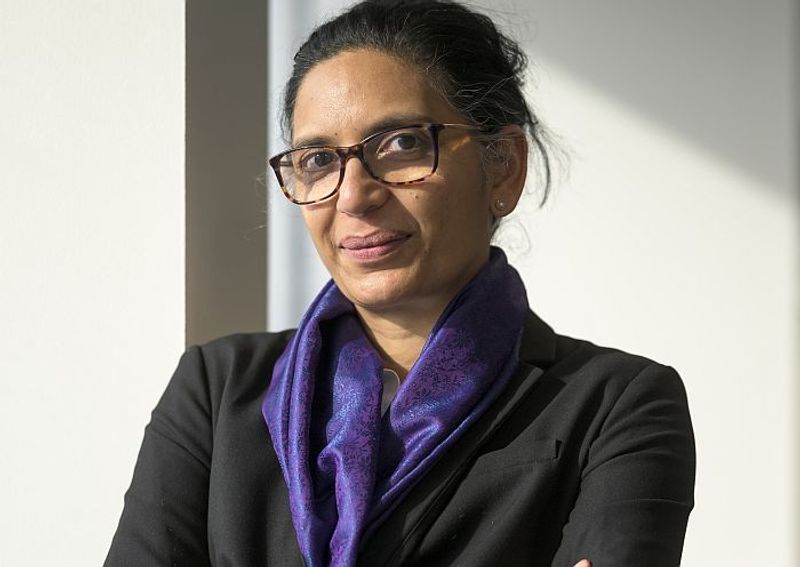भव्या लाल ने कहां से ली शिक्षा (Bhavya Lal Education)
भव्या लाल की शैक्षणिक योग्यता की बात की जाए तो उन्होंने मैसाचुसेट्स इंस्टीट्यूट ऑफ टेक्नोलॉजी (MIT) से न्यूक्लियर इंजीनियरिंग में बैचलर ऑफ साइंस, और मास्टर ऑफ साइंस की डिग्री प्राप्त की है।
भव्या ने मैसाचुसेट्स इंस्टीट्यूट ऑफ टेक्नोलॉजी से टेक्नोलॉजी और पॉलिसी में मास्टर ऑफ साइंस भी किया है। साथ ही जॉर्ज वॉशिंगटन यूनिवर्सिटी से उन्होंने पब्लिस पॉलिसी एंड पब्लिक एडमिनिस्ट्रेशन में डॉक्टोरेट की डिग्री भी प्राप्त की है।