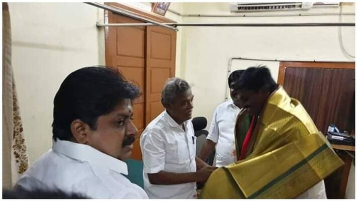 Frustration over not getting seats ... AIADMK key point to join DMK ..! Frustration over not getting seats ... AIADMK key point to join DMK ..!