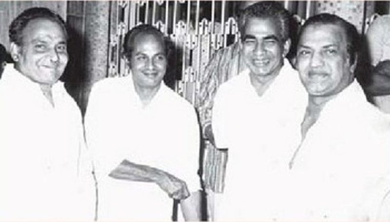 సంగీతం ఈ సినిమాకి గుండెకాయ. ఇంకా చెప్పాలంటే సంగీతమే ఈ సినిమాకి ప్రాణం. శాస్త్రీయ సంగీతం కింద వెస్ట్రన్ సంగీతం కూడా దిగదుడుపే అని చాటిన చిత్రమిది. కళాతపస్వి అద్భుతమైన టేస్ట్ కి, స్వర బ్రహ్మ కె.వి. మహదేవన్ అద్బుతమైన సంగీతం తోడైతే అది `శంకరాభరణం` సినిమా అని చెప్పొచ్చు.