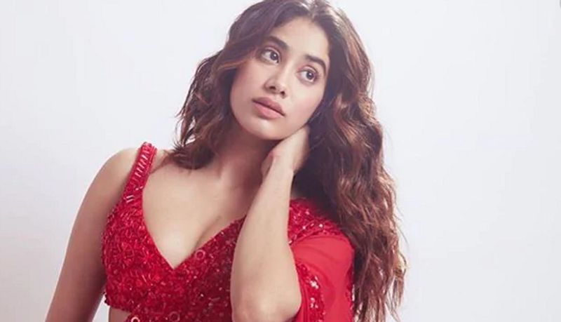 <p>তার কথা কেবল একটাই, তিনি নিজের সেরাটা উজার করে দিয়েছেন। প্রতিটা ছবিতেই তিনি নিজের মন থেকে অভিনয় করে থাকেন। </p>