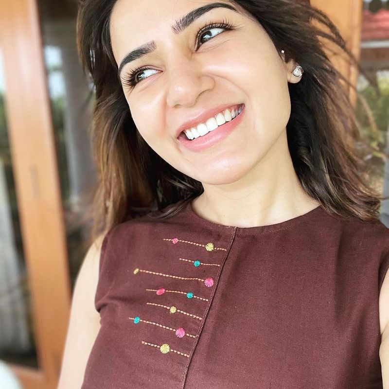 సమంత పెళ్లైన తర్వాత కూడా ఏమాత్రం తగ్గడం లేదు. పైగా రెట్టింపు ఉత్సాహంతో, రెట్టింపు గ్లామర్తో ఫ్యాన్స్ ని ఫిదా చేస్తుంది.