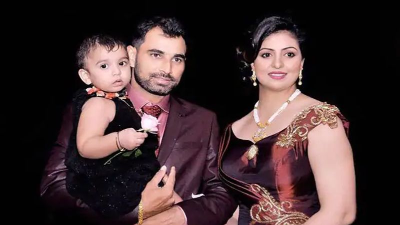 हसीन जहां ने मोहम्मद शमी के साथ 7 अप्रैल 2014 में शादी की थी। इसके बाद 17 जुलाई 2015 को दोनों की एक बेटी हुई। लेकिन पिछले 3 साल से दोनों अलग रह रहे हैं और उनकी बेटी भी मां के साथ रह रही हैं। 