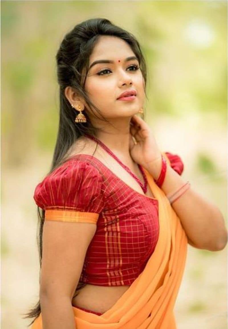 கண்களால் மயக்கும் வெண்பா 