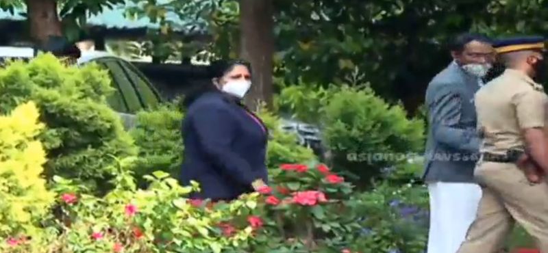 Jasna case black oil poured to high Court judge s car one arrest