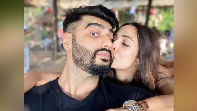 <p style="text-align: justify;">কি বলছে জ্যোতিষশাস্ত্র! বিয়ের পিঁড়িতে কি বসতে চলেছেন মালাইকা-অর্জুন। জ্যোতিষ আচার্য জগন্নাথ গুরুজির মতে তাঁরা বিয়ে করবেন ঠিকই। </p>