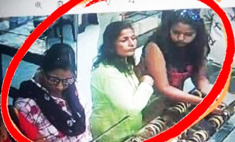 जांच के दौरान चोर गिरोह के पुणे में रहने का पता चला। जहां जाकर मुंबई पुलिस ने उनके कई ठिकानों पर छापेमारी की। जिसमें पांच आरोपी रेखा हेमराज वाणी 45 वर्ष, अक्षय हेमराज वाणी 19 वर्ष, शेखर हेमराज वाणी 28 साल, रेणुका शेखर वाणी 23 वर्ष, नरेंद्र अशोक सालुंखे 35 वर्ष सहित कुर्ला से टैक्सी ड्राइवर आशुतोष मिश्रा को भी गिरफ्तार किया गया।
