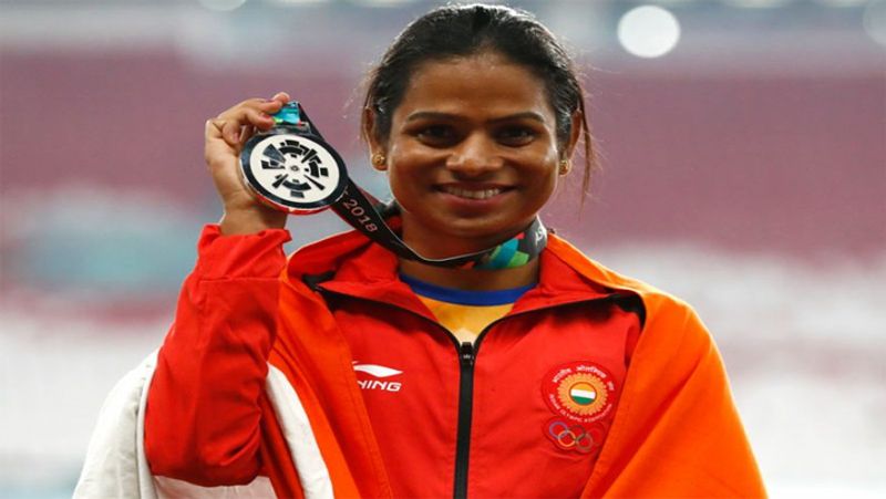 परिवार की नाराजगी और समाज की धमकियों का सामना करके वह डटी रहीं और आज तक अपने पार्टनर के साथ रिश्ते को कायम रखे हुए हैं।