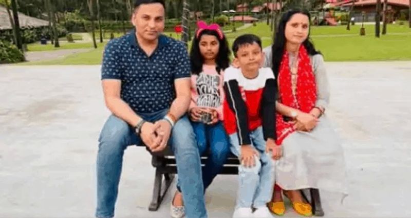 बताते चले कि रुपेश सिंह मर्डर केस में अबतक टेंडर, रोडरेज, प्रेम-प्रसंग, एयरपोर्ट पार्किंग विवाद जैसे एंगल सामने आ चुके हैं। पुलिस मुख्यालय ने इस केस की जांच में स्पेशल इन्वेस्टिगेटिव टीम को लगाया था। इसके अलावा स्पेशल टास्क फोर्स, क्राइम इन्वेस्टिगेशन डिपार्टमेंट के साथ साक्ष्यों पर काम के लिए फॉरेंसिंक टीम को भी लगाया गया था।